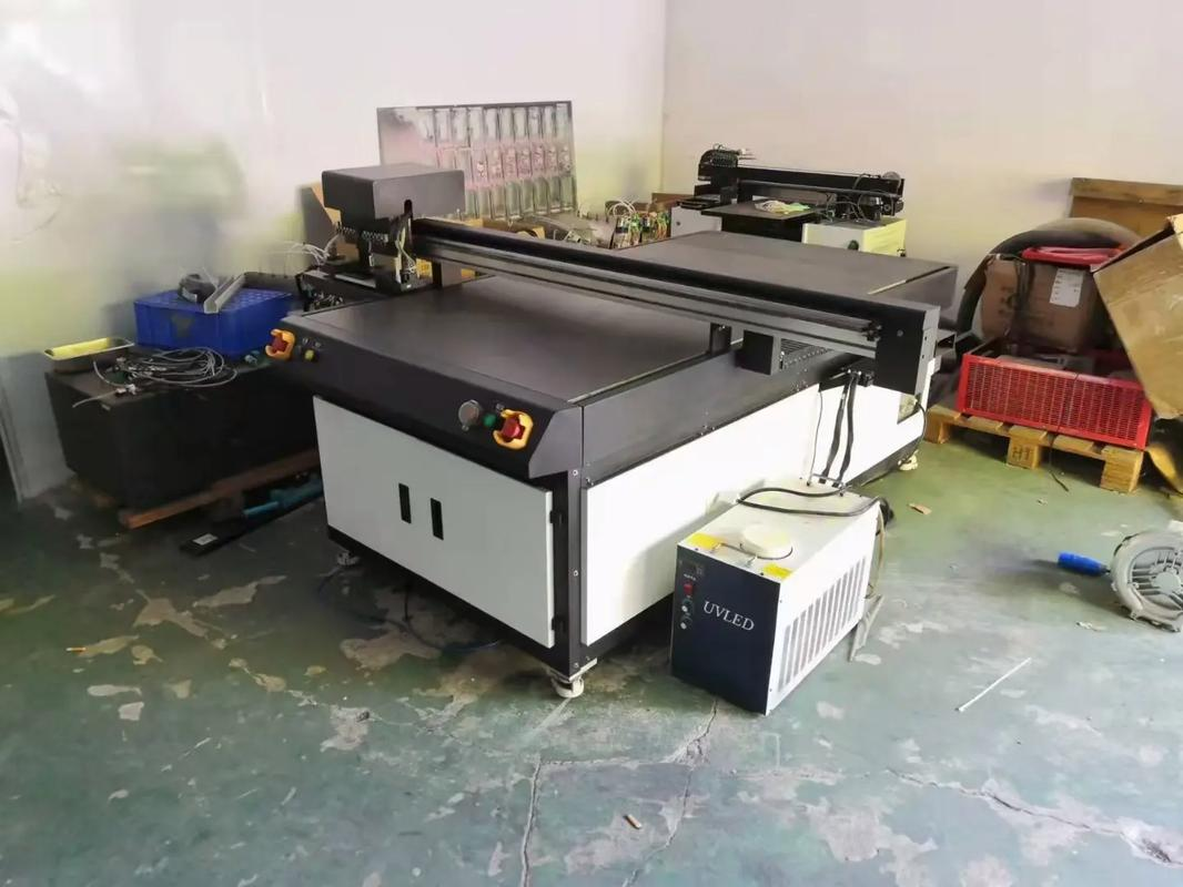 如何高效使用UV平板噴繪機 開機與關機關鍵要點解析